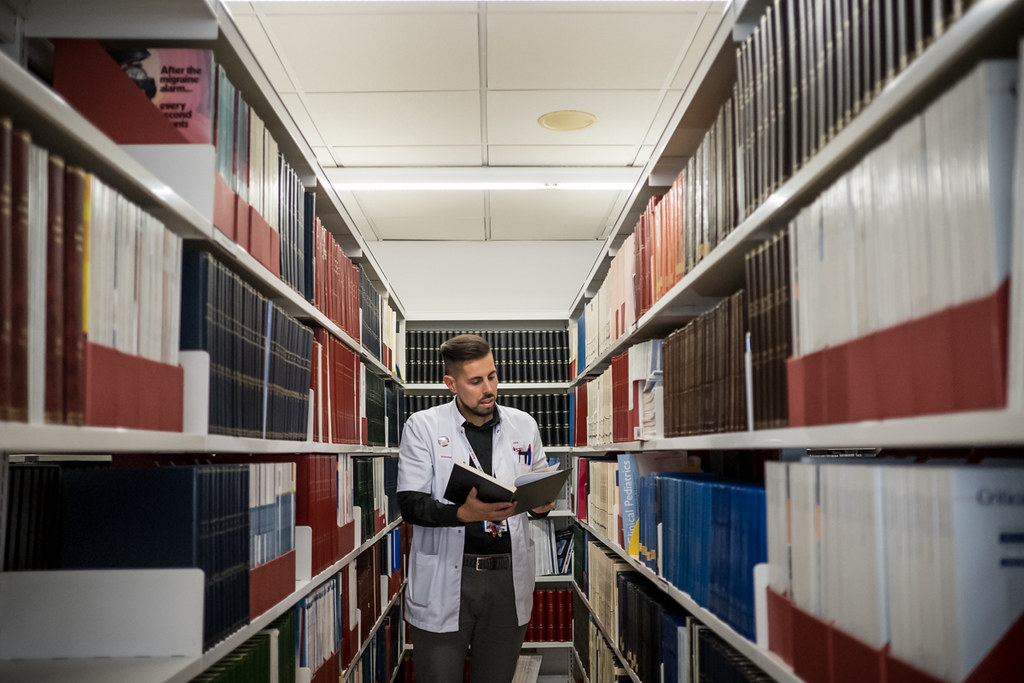 Foto Ariadna Creus i Àngel García, banc d'imatges infermeres 