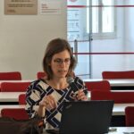 Mariona Pujol preguntant